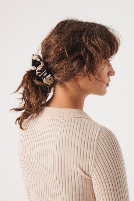 PARPAILA-GOTS SCRUNCHIE 2